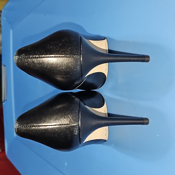 L.K. Bennett London Heels - Picture 3 of 6